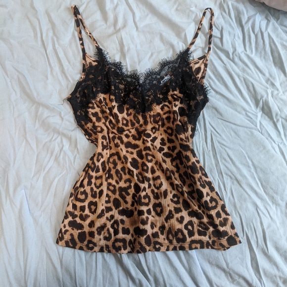 Cheetah Print Elegant Lace Tank Top - Picture 1 of 3
